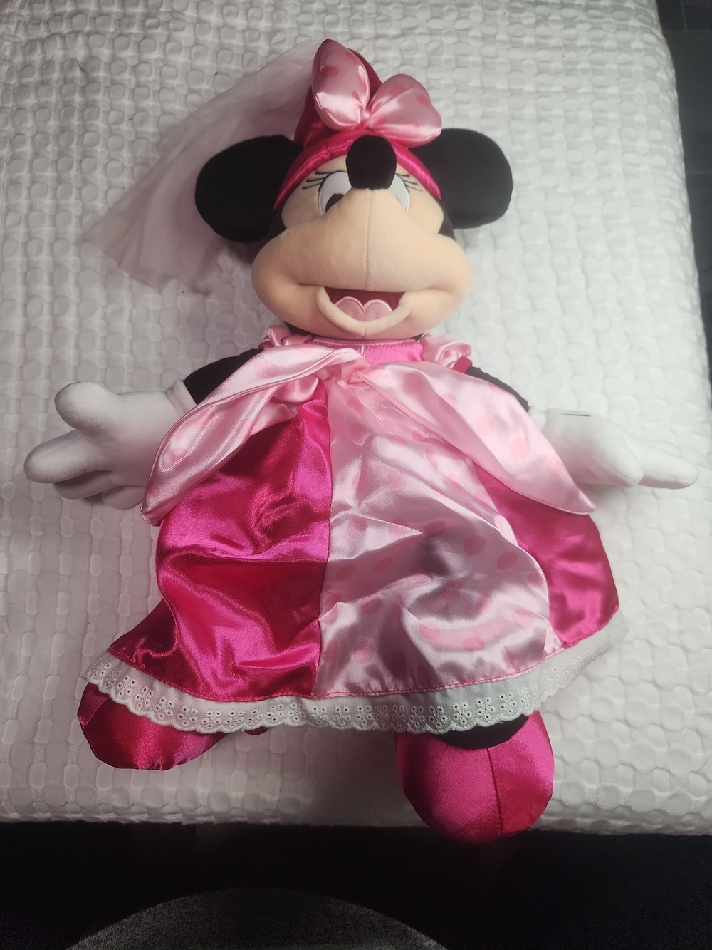 Disney Minnie Mouse 22" Pink Satin Princess Dress Plush